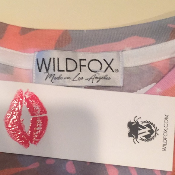 WILDFOX Tropical Camo Tee Shirt Top Pink Peach NWT - Picture 7 of 8